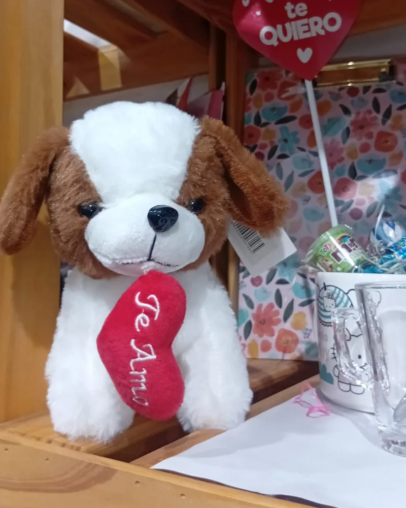 Peluche perrito con corazón «Te amo»